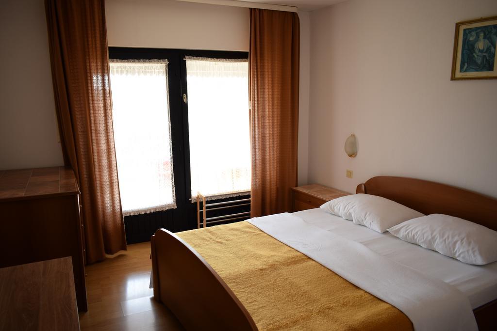 Rooms Vila Mautner Vodice Kültér fotó